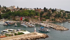 Charterele cu turisti romani in Turcia vor zbura din zece orase anul acesta