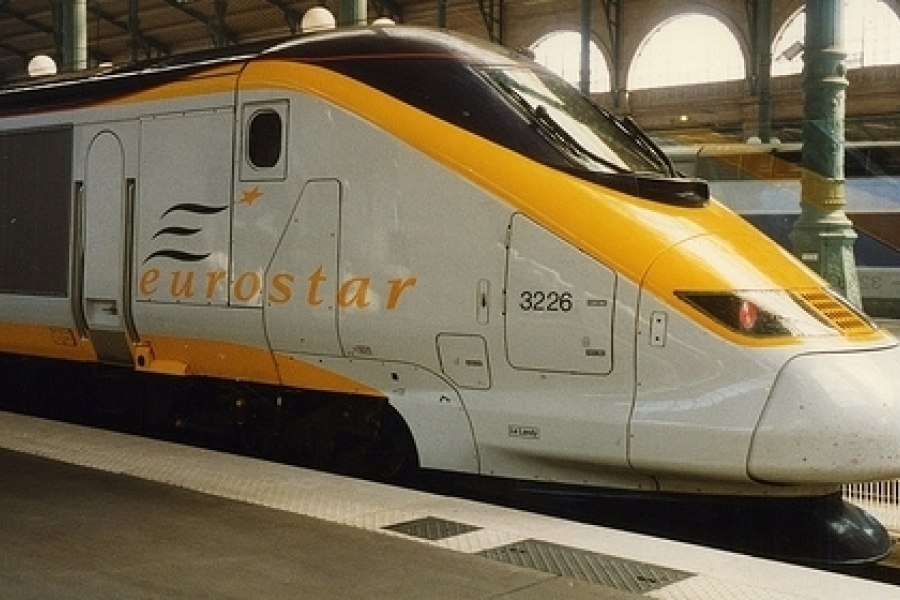 Trenul Eurostar Paris-Londra a fost oprit patru ore pentru verificarea celor 770 de pasageri de la bord